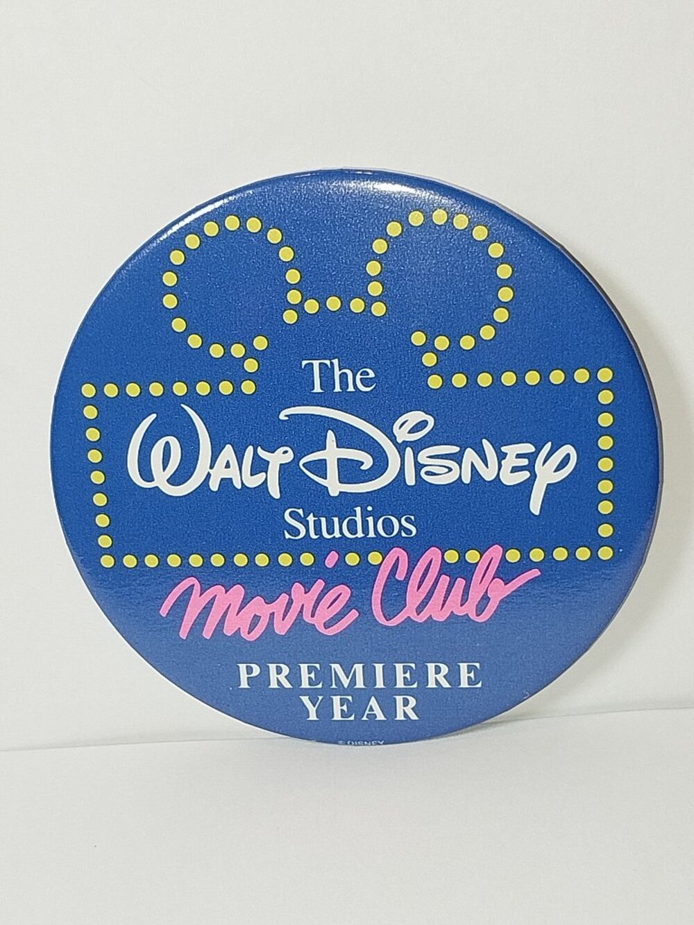 RARE THE WALT DISNEY STUDIOS MOVIE CLUB PREMIERE YEAR PIN BACK BUTTON 3"